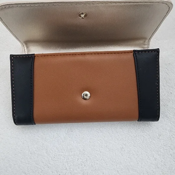 GUESS Shawna Slim Clutch Wallet, Cognac slip pockets, 12 card slots and ID windo - Picture 8 of 8